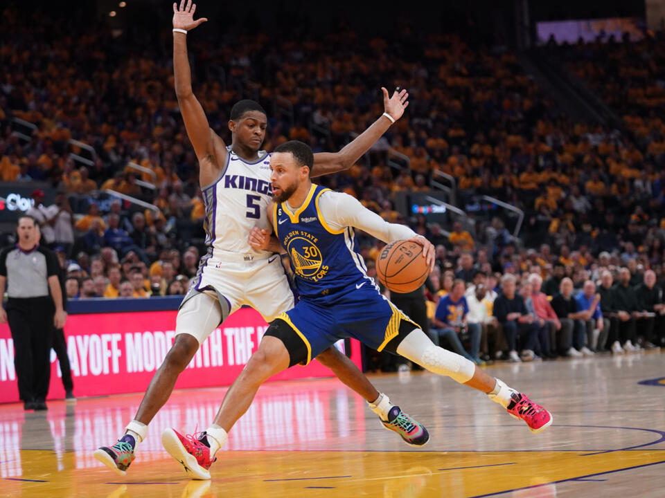 Sacramento Kings showcase road warrior reputation in dominant Game 6