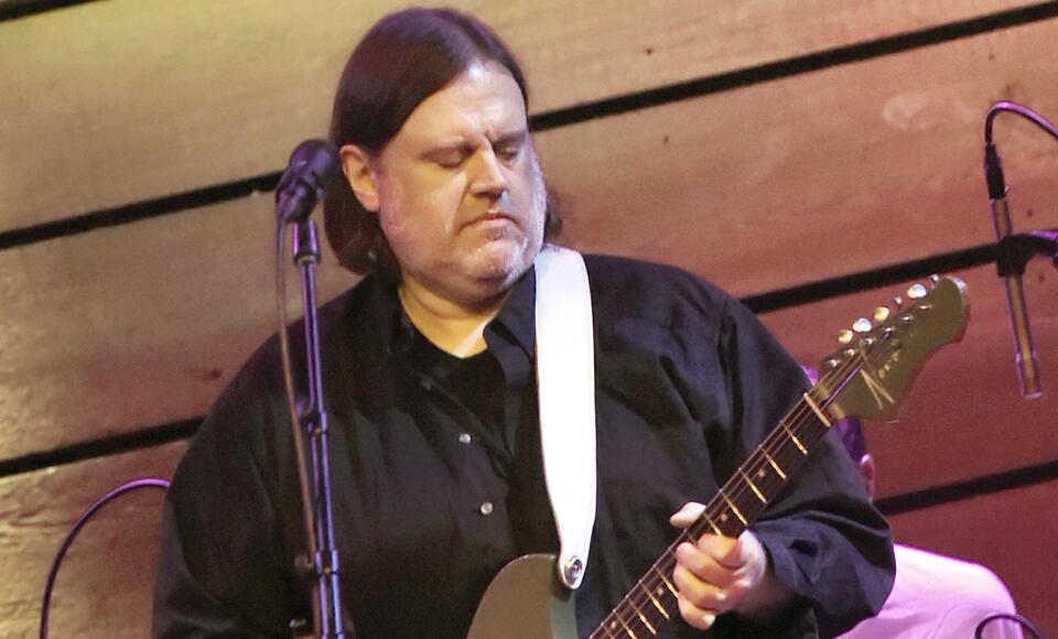 '90s Alt-Rock Singer Suffers 'Debilitating' Stroke on Tour - NewsBreak