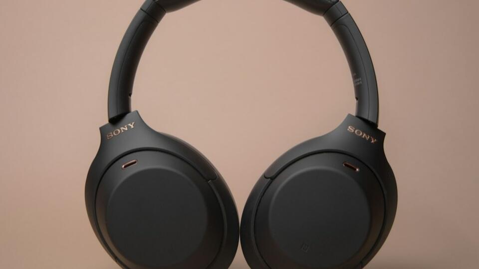 Cannabis paired with good music and noise-canceling headphones: Pure bliss