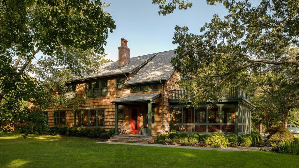 Forget Stark White – Why ‘Nature-Merged' Exterior Colors are the Key to Curb Appeal in 2026