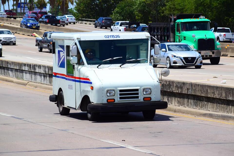 USPS Driver Listening To Music Charged In Fatal Kensington Crash That ...