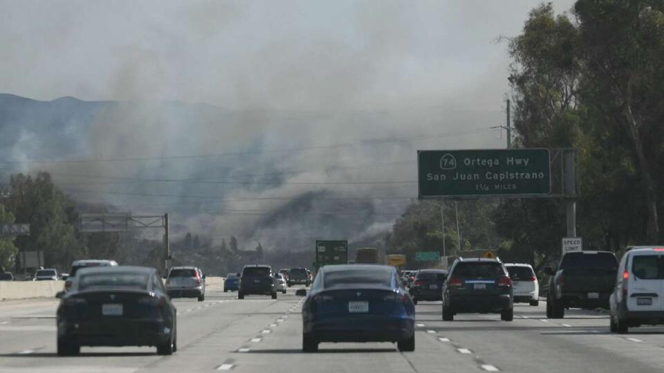 New wildfire in Southern California explodes in size, burning multiple ...