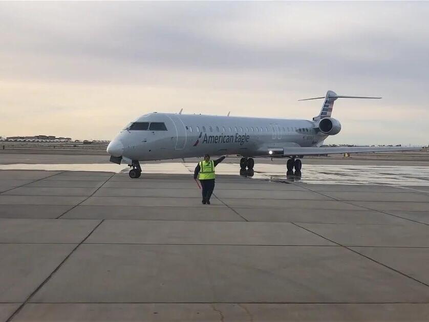 WHAT AIRLINES FLY INTO YUMA AZ visual data 7