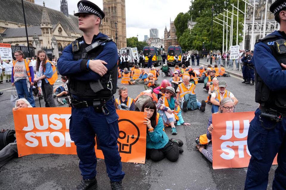 Just Stop Oil protest causes traffic chaos outside Parliament during Burnham's first PMQs