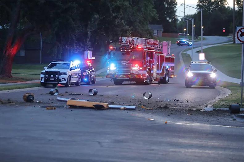 KCMO police chase ends in Overland Park with crash and 2 men in custody ...