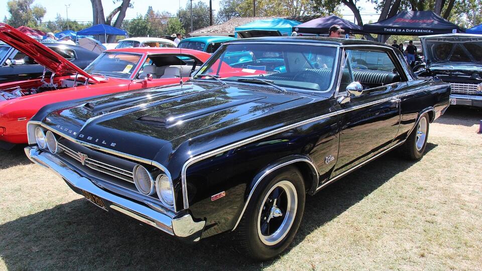 Oldsmobile’s first 4-4-2 was a $285 police pursuit option, and 2,999 ...