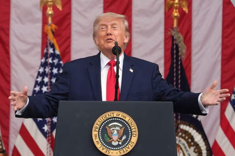 Trump cracks 'disgusting' joke and laughs during Memorial Day speech ...