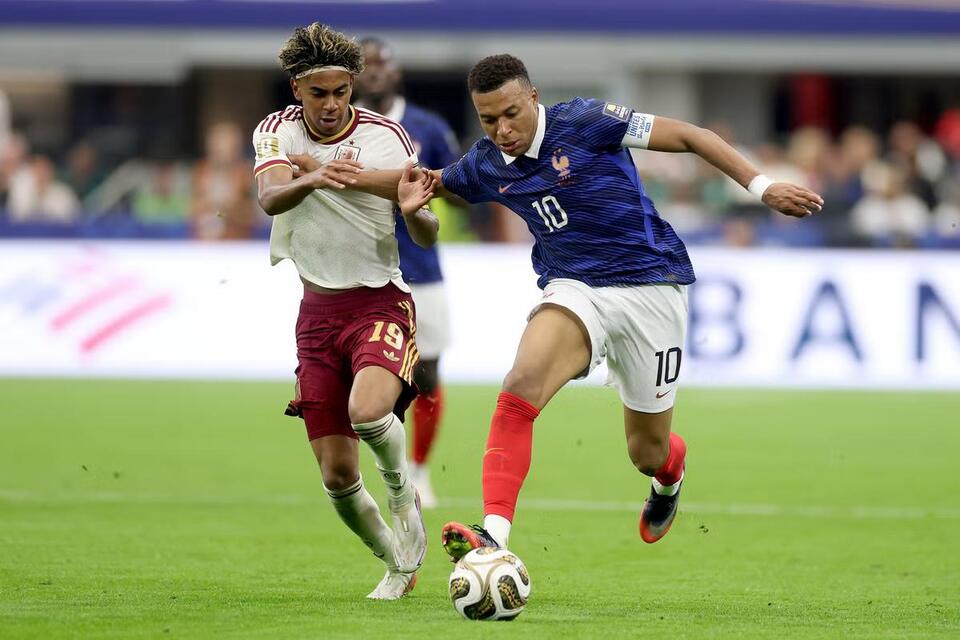 Lamine Yamal explains why he deserves to win the Ballon d'Or over Kylian Mbappe