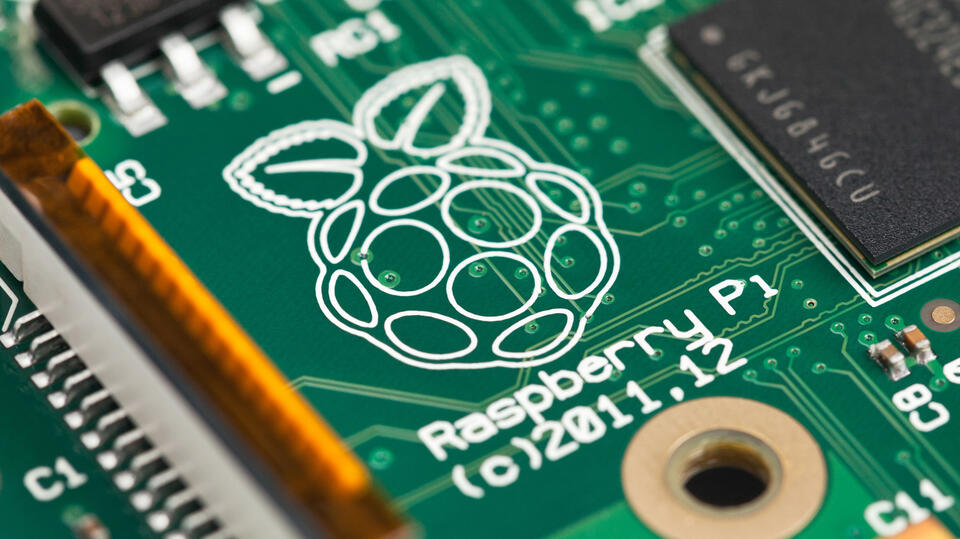 You Can Power Your Raspberry Pi With A Battery - Here's How - NewsBreak