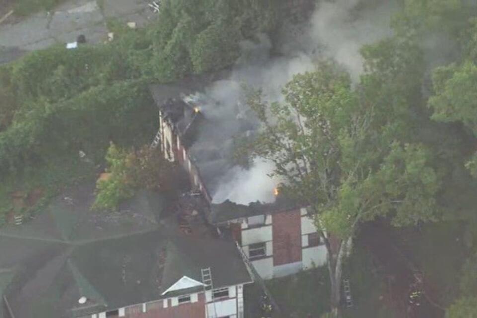 Crews battle large apartment fire in northwest Atlanta - NewsBreak