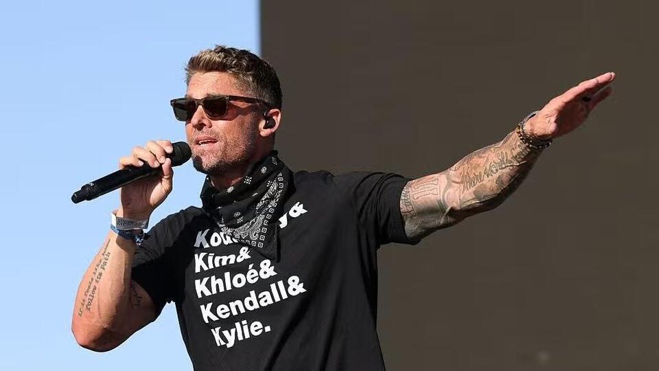Brett Young to Play One-Night Show at Pearl Concert Theater During NFR ...