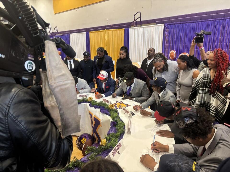 Edna Karr celebrates its 15-player signing class. ‘You’ll never see ...