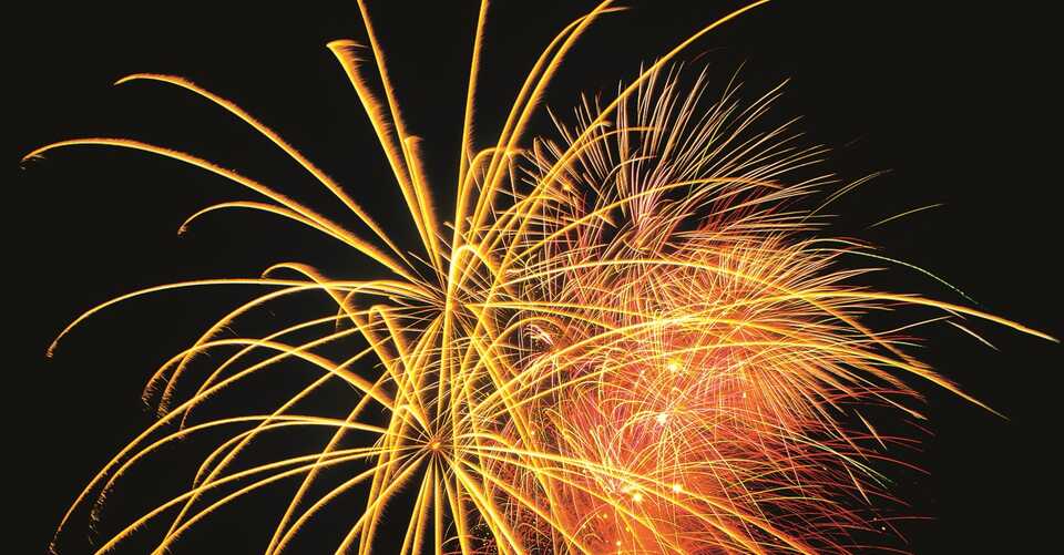 Best camera settings for firework photography capture explosive shots