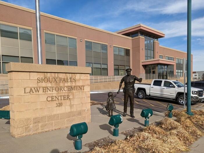 Migrant officers flock to South Dakota police departments