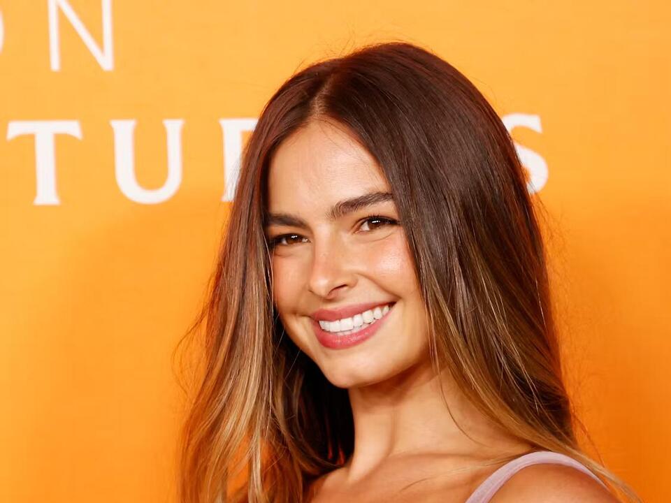 Addison Rae, Paris Hilton & More Will Present At The 2024 VMAs — EXCLUSIVE