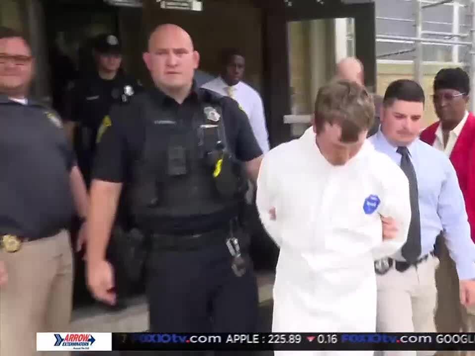 Grand jury to consider robbery charges against man accused of holding