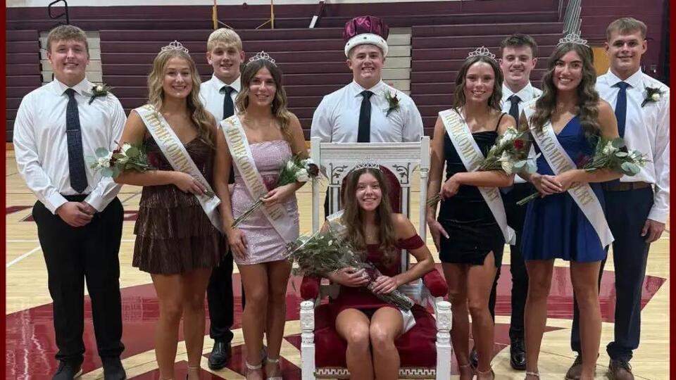 Grundy Center Crowns Homecoming Royalty - NewsBreak