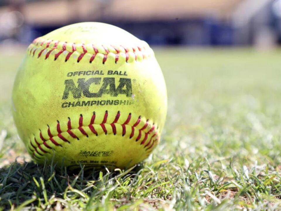 Oklahoma softball's 71game win streak broken Louisiana pulls off