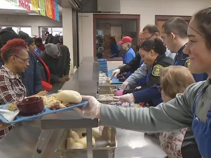 East Side Soup Kitchen spreads Christmas cheer in Saginaw