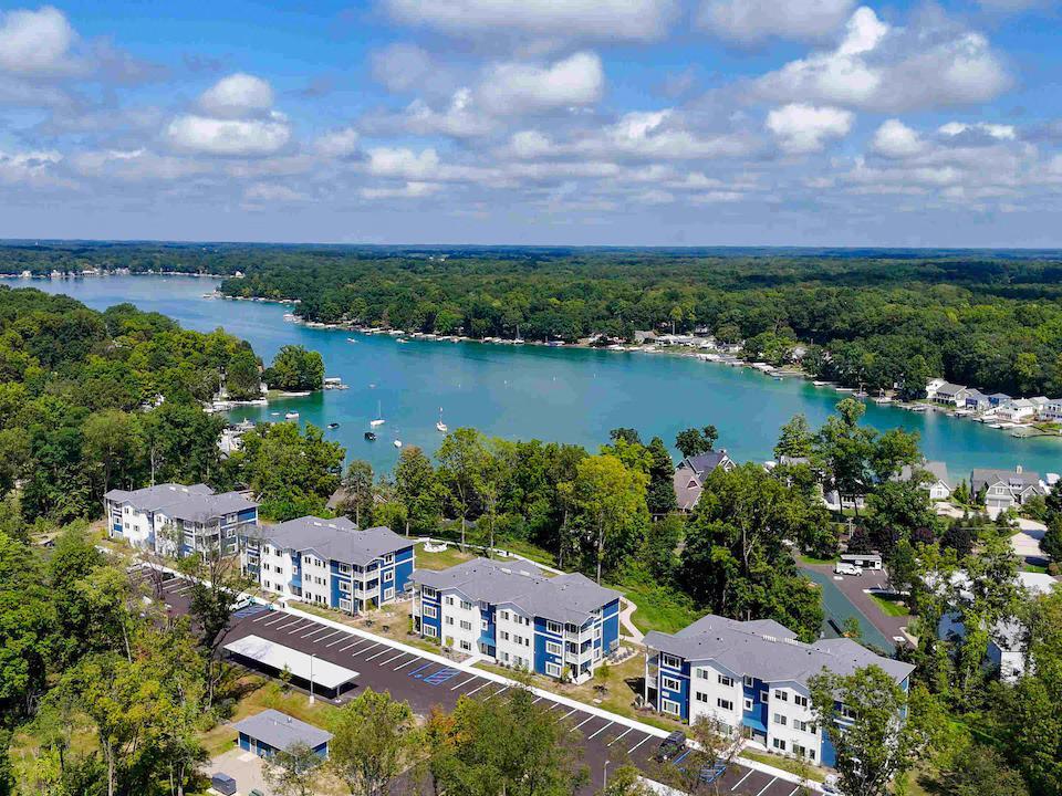 New ‘luxury lakeside’ apartment complex opens in Kalamazoo County