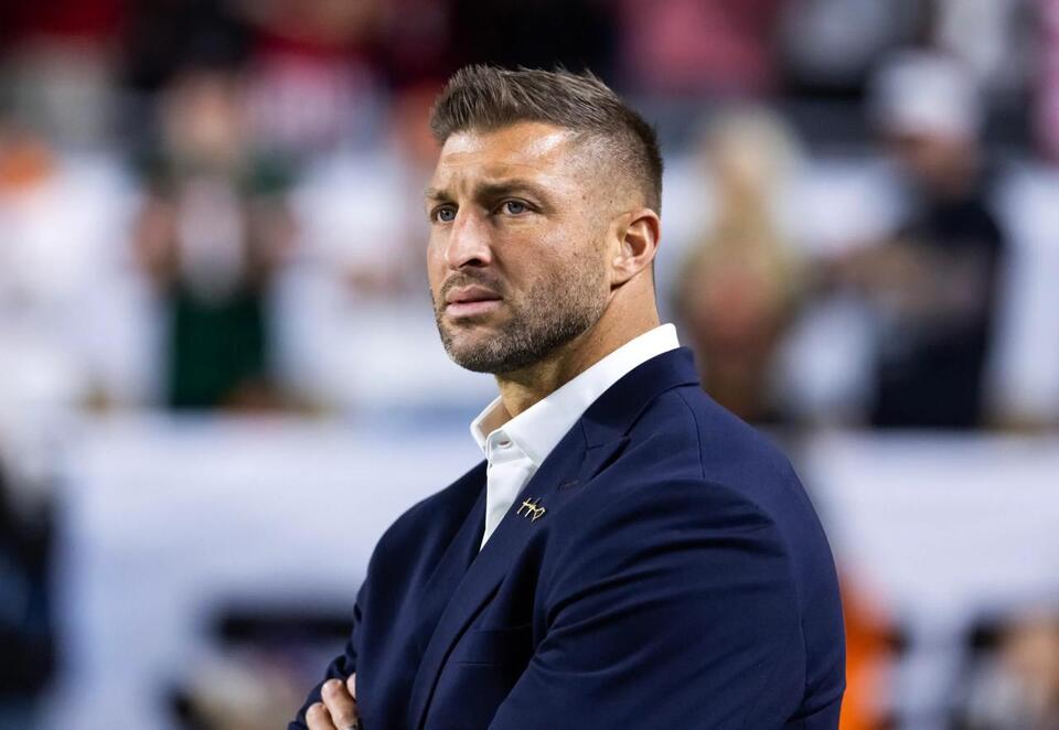 ‘Got Frame-Mogged by Tim Tebow’ — Super Bowl Champion QB Hilariously ...