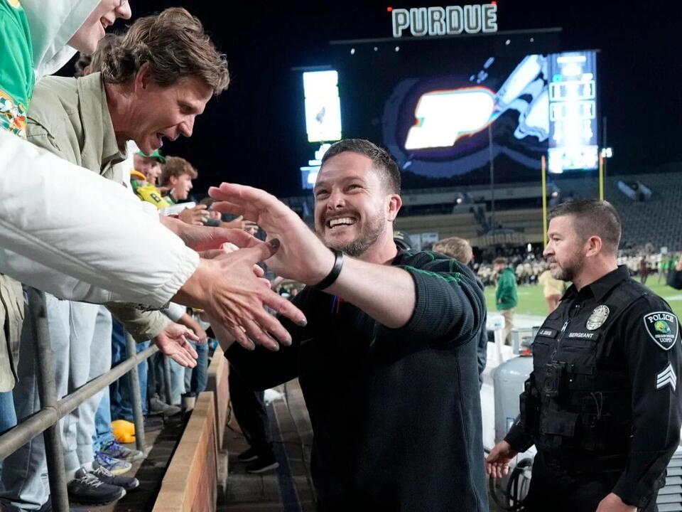 AP Top 25 Oregon is No. 1 for first time since 2012; Vanderbilt enters