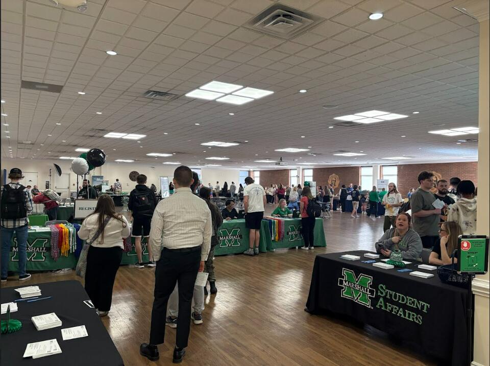 Marshall hosts Countdown to Commencement for graduating seniors - NewsBreak
