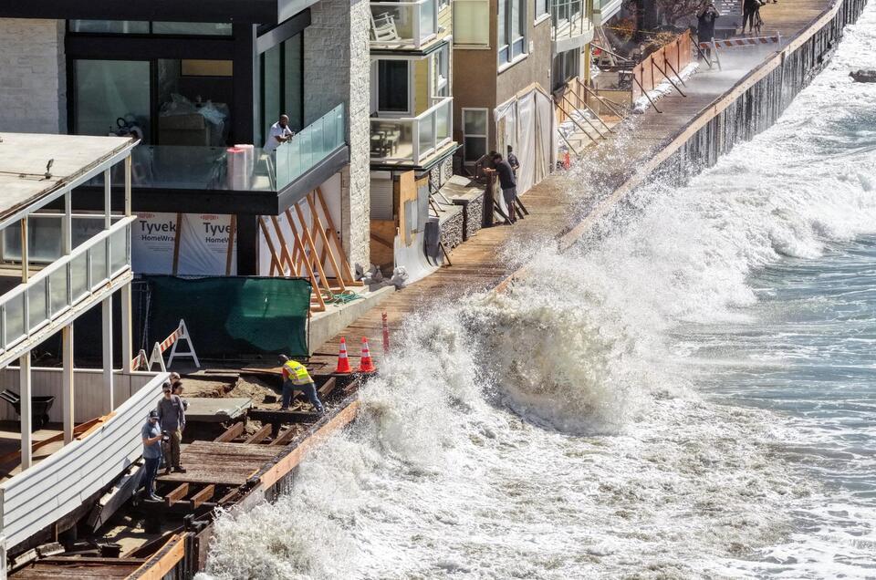 A giant ‘pulse wave’ is about to slam into California - here’s how it ...