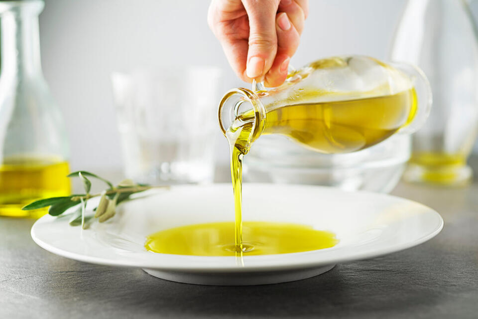 Consuming Olive Oil First May Soften Blood Sugar Spikes, Mouse Study ...