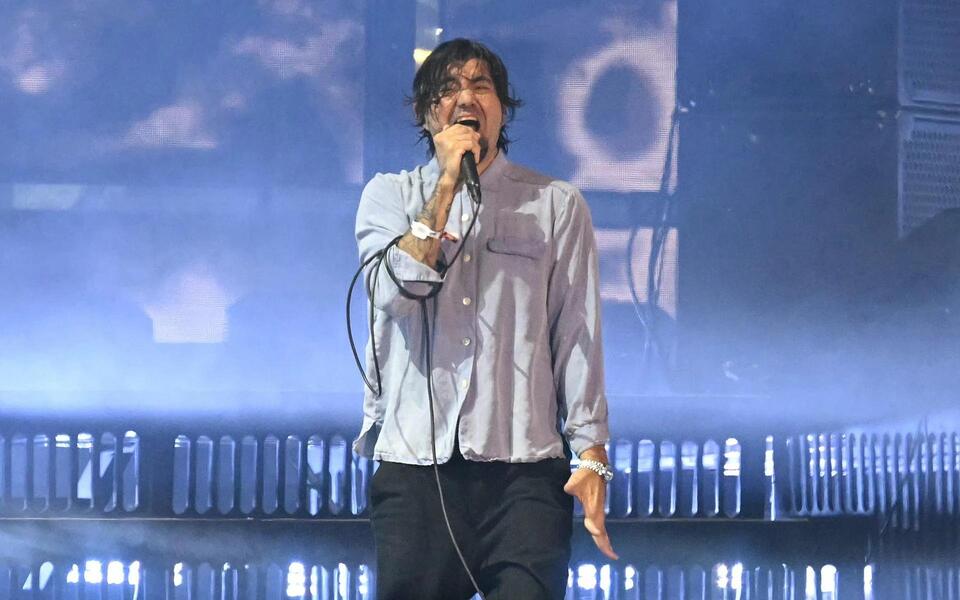 Deftones thrill their new Gen-Z audience with a proper old-school rock ...