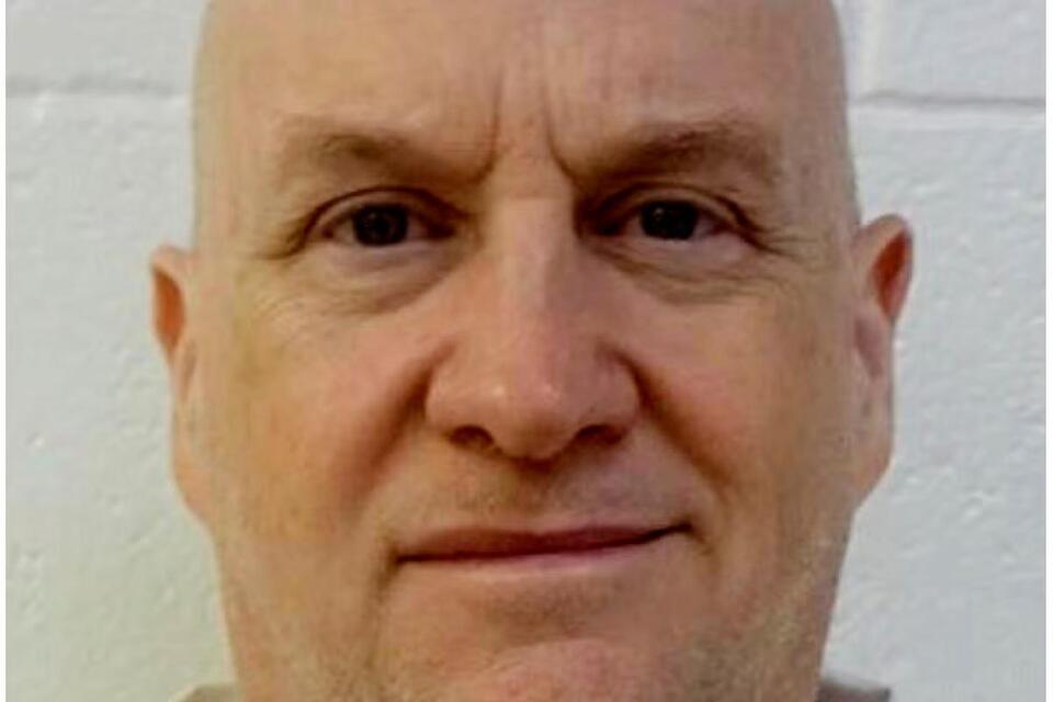 Manhunt for rapist police chief who escaped prison in makeshift law ...