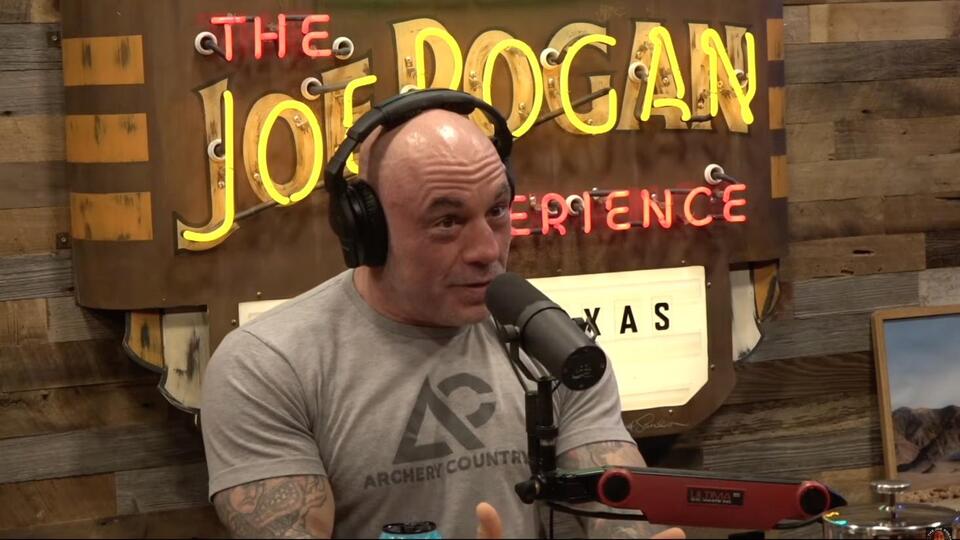Joe Rogan bursts into laughter over Trump’s claim that AI picture ...