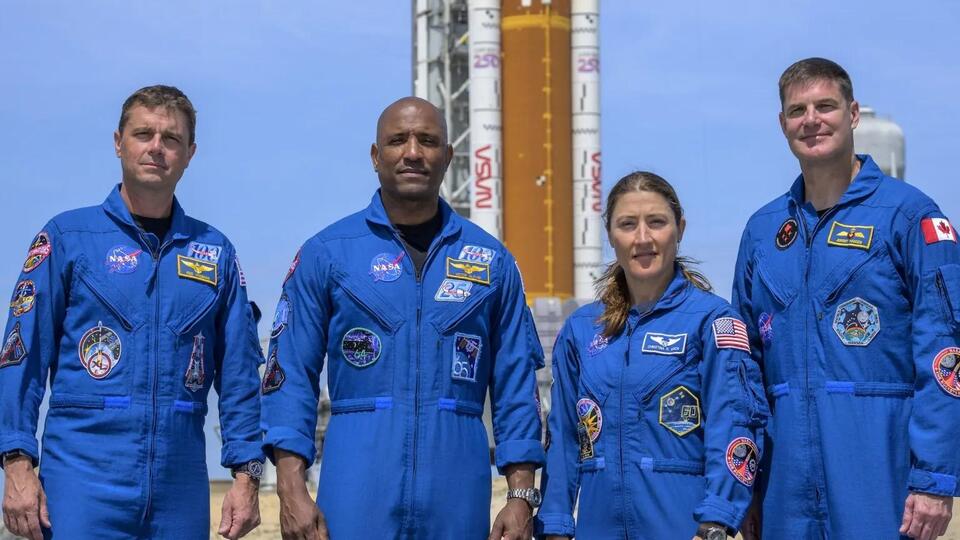 Artemis 2 Crew: Meet the Astronauts Flying Toward the Moon in 2026 ...