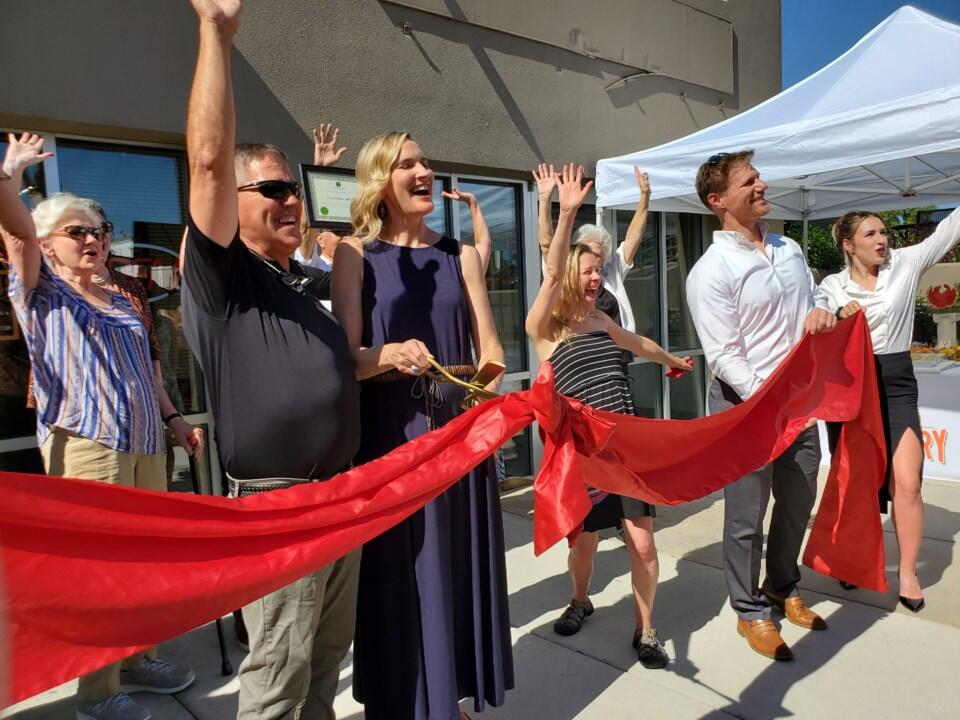 Peak Press Juicery squeezes joy from ribboncutting ceremony