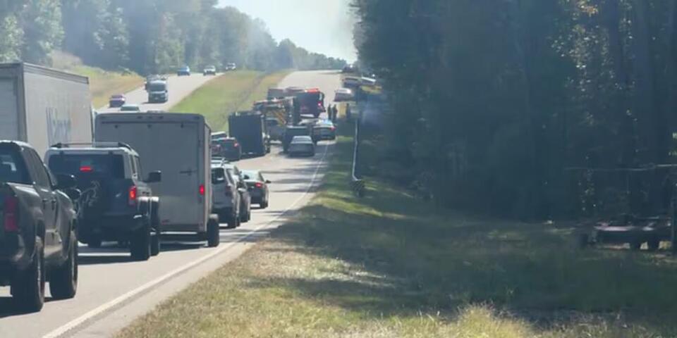 Traffic starts to move while crews respond to crash in Pickens Co ...