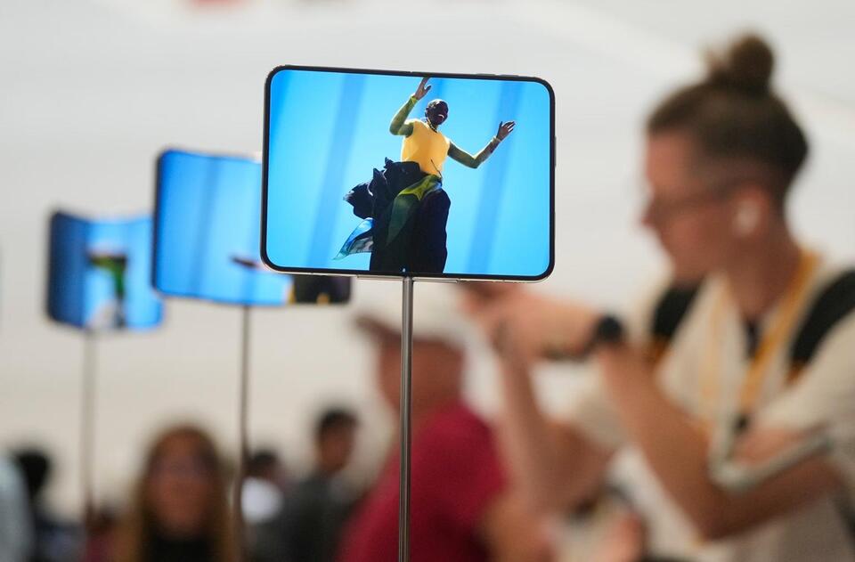 Apple announces first-ever foldable iPhone, starting at $1,999 - NewsBreak
