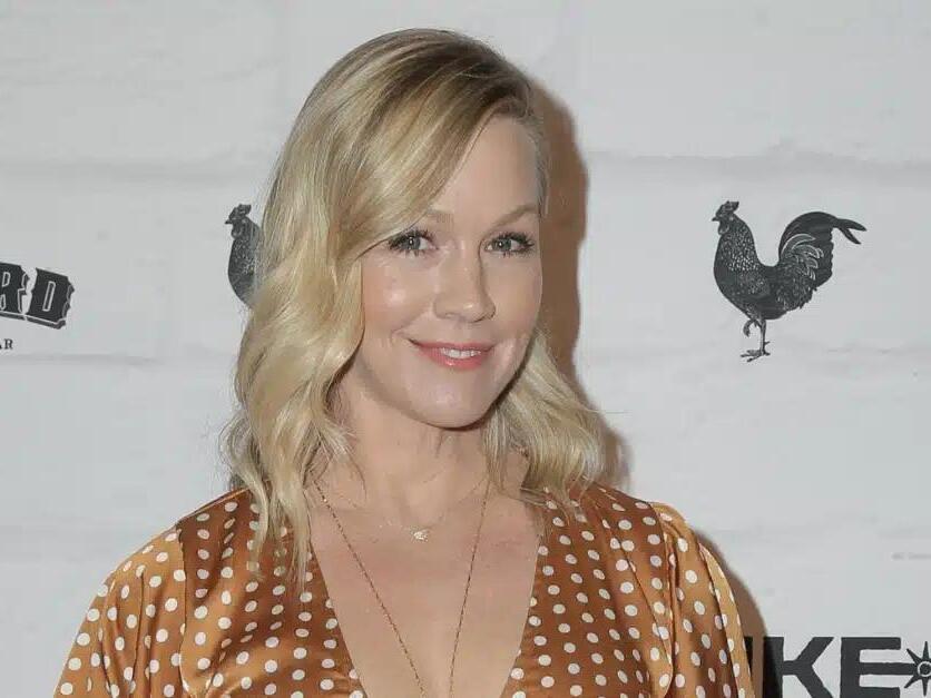 Jennie Garth Gives An Update Revealing Past Hip Replacement Surgery