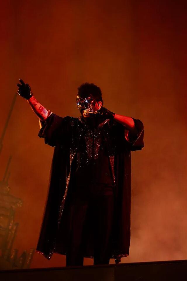 The Weeknd Live Debuts New Song In Rio De Janeiro With Anitta - NewsBreak