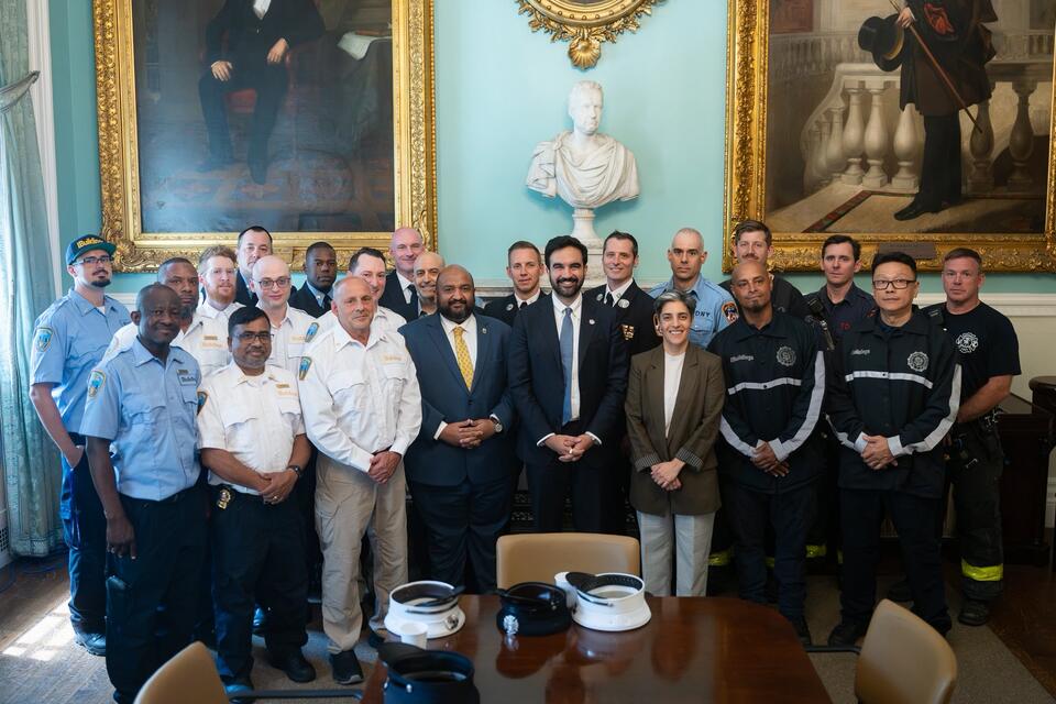 Mamdani recognizes first responders who helped stabilize Midtown high-rise