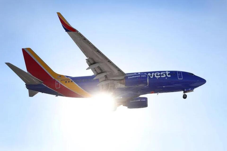 Midway Airport runway closed - NewsBreak