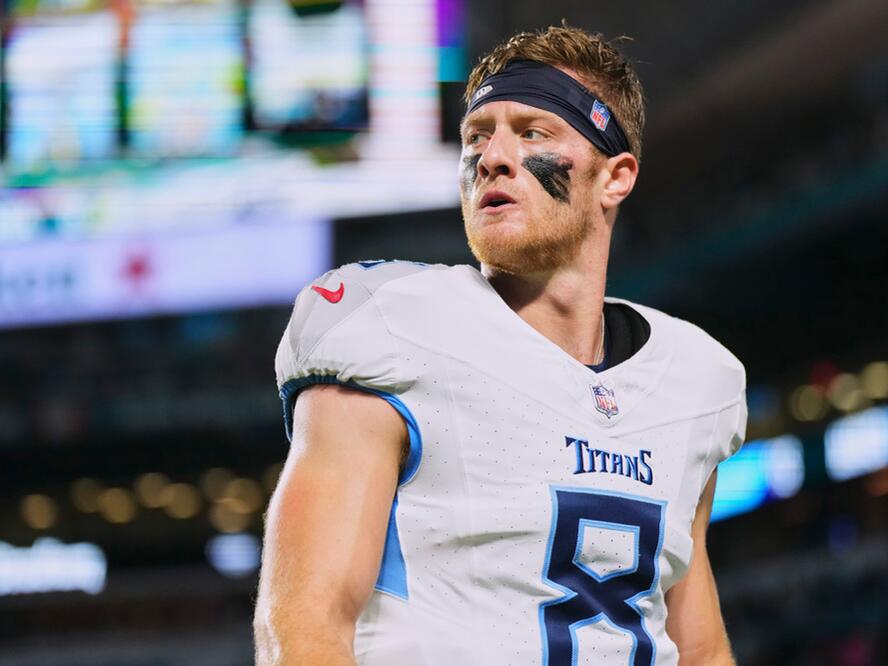 Tennessee Titans Way Too Early Roster Predictions: Offense