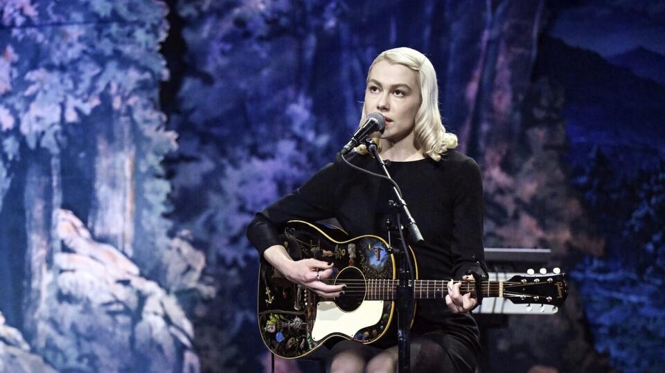 What Happened to Phoebe Bridgers’ Dad? Decoding ‘Lost Weekend’