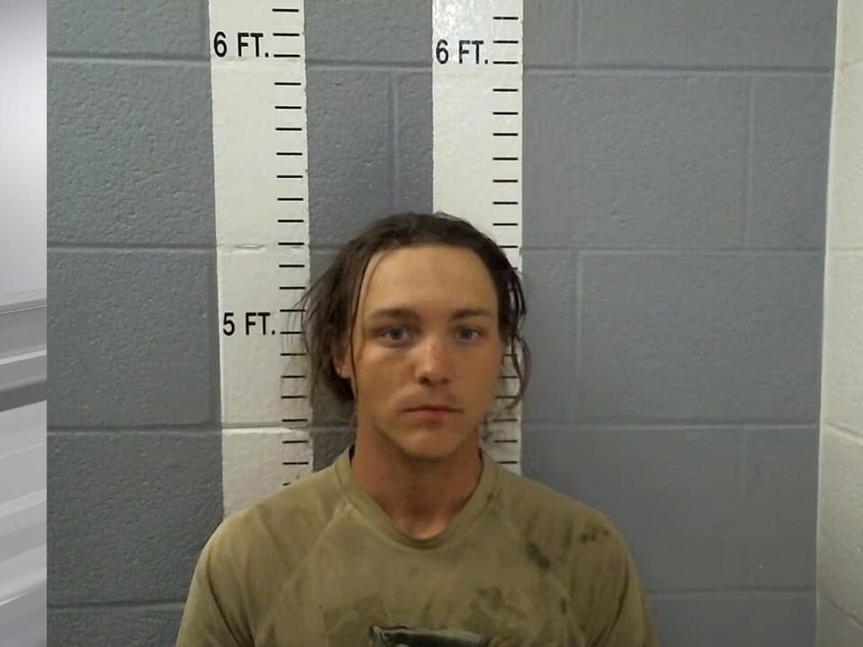 Healdton man accused of possessing child porn, warrant issued