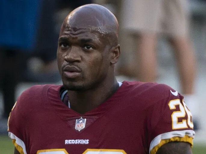 Former NFL Player Adrian Peterson Set To Box In Celebrity Match - NewsBreak
