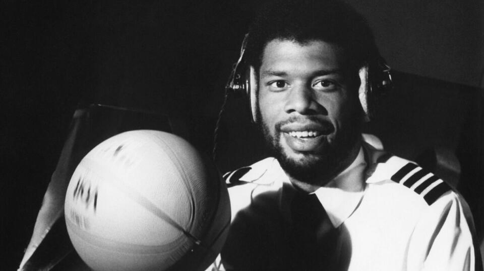 Whatever Happened to Basketball Legend Kareem Abdul-Jabbar? - NewsBreak