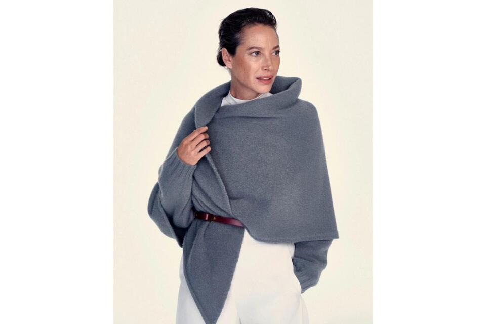 Christy Turlington Returns to Giorgio Armani for Fall/Winter 2026/2027 ...