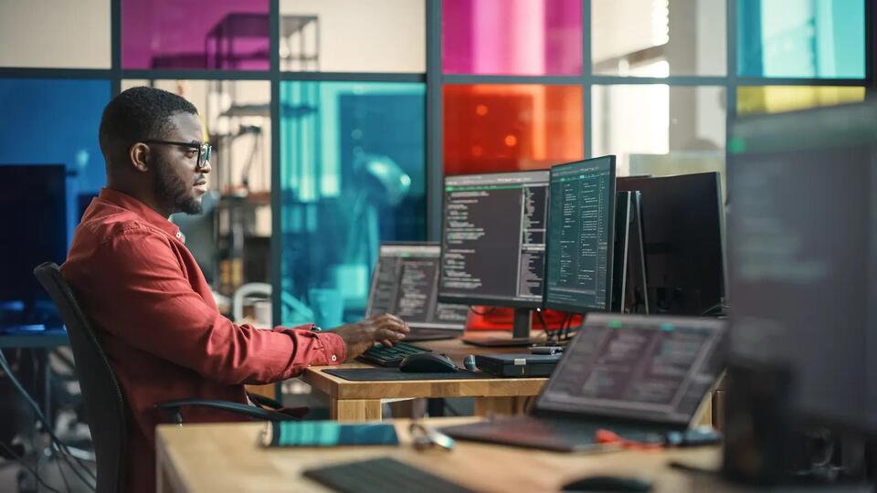 PC shipments dropped sharply in Q3 as rising costs hurt demand - NewsBreak