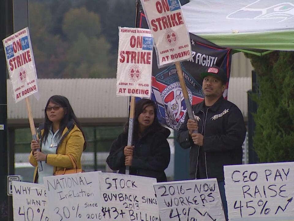 Boeing machinist union to vote on new contract offer next week