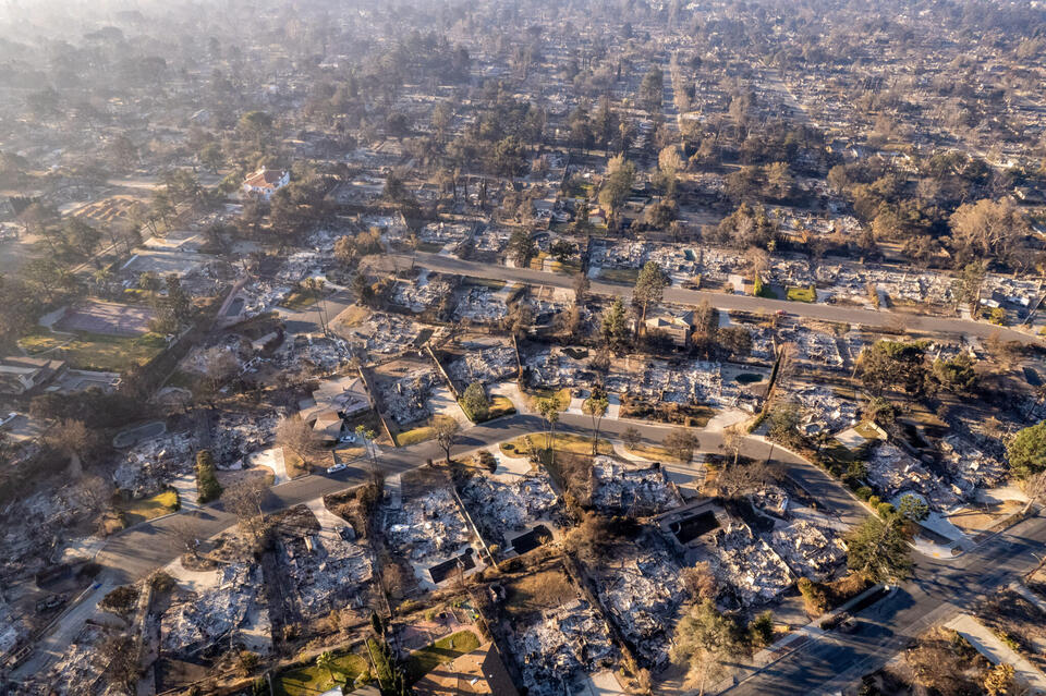 Edison Must Face Jury Over Equipment’s Role in Massive California Fire ...