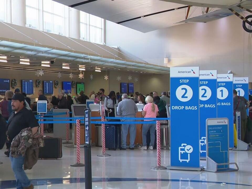 TSA advises early airport arrival as San Antonio sees a spike in flyers